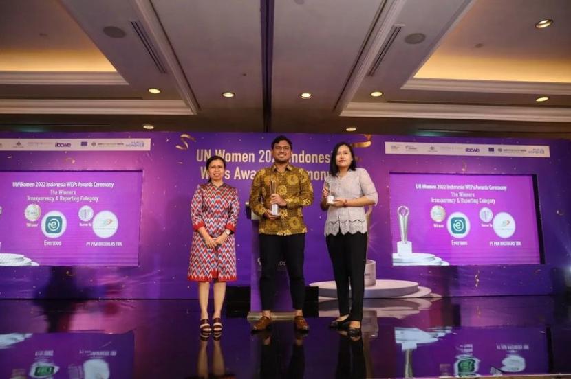 UN Women 2022 Indonesia Women Empowerment Principles (WEPs) Award untuk kategori Transparency & Reporting.