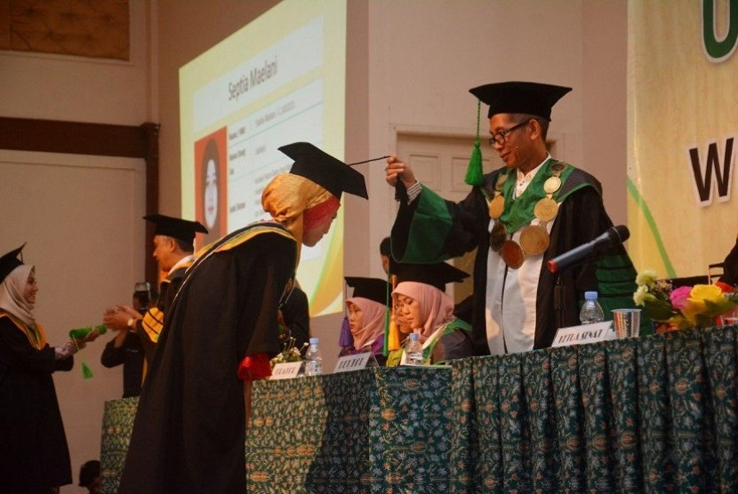 Unida menggelar wisuda ke-37.