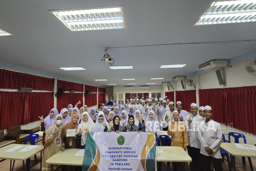 UNISA Bandung melakukan pengabdian kepada masyarakat di ranah internasional, berlangsung di Eakkapap Sasanawich Islamic School, Krabi, Thailand.