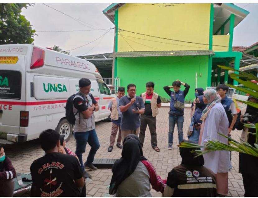   Unisa Bandung mengirimkan bantuan dan relawan ke lokasi bencana gempa di Kabupaten Cianjur