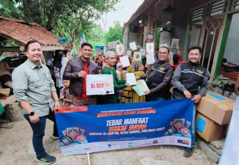 Unisba berkolaborasi dengan Ikatan Motor Pegawai Unisba (Impun) melakukan kegiatan tebar mushaf Al-Qur