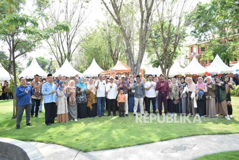 Unisda menghelat Gelar Karya Produk Inovasi sekaligus penutupan Kuliah Kerja Nyata (KKN) 2025.