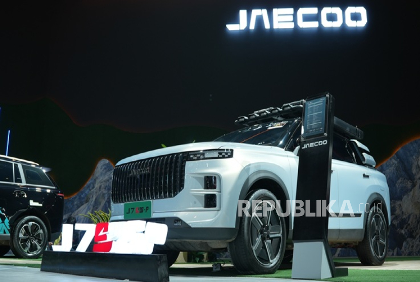 Unit Jaecoo J7 SHS-P Discover Edition di booth Jaecoo pada ajang IIMS 2026.
