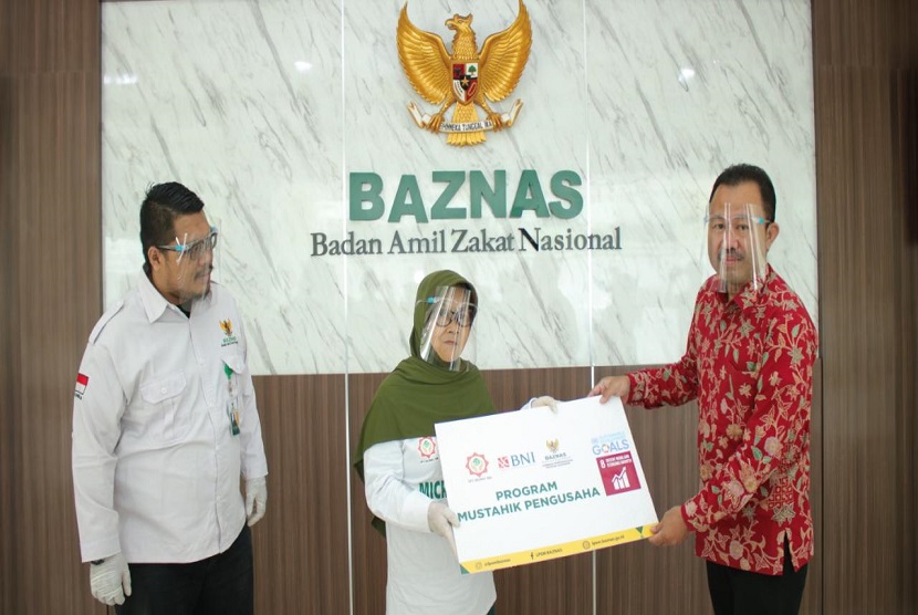 Unit Pengumpul Zakat (UPZ) Baznas BNI menggandeng Badan Amil Zakat Nasional (Baznas) berkomitmen membantu ekonomi masyarakat, khususnya pada pelaku usaha mikro kecil menengah (UMKM) untuk meningkatkan kapasitas usahanya. 