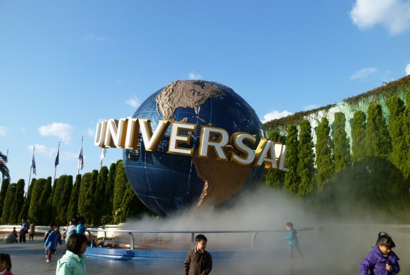 Universal Studio di Osaka, Jepang (ilustrasi). Universal Studios mengatakan mereka akan melanjutkan produksi 