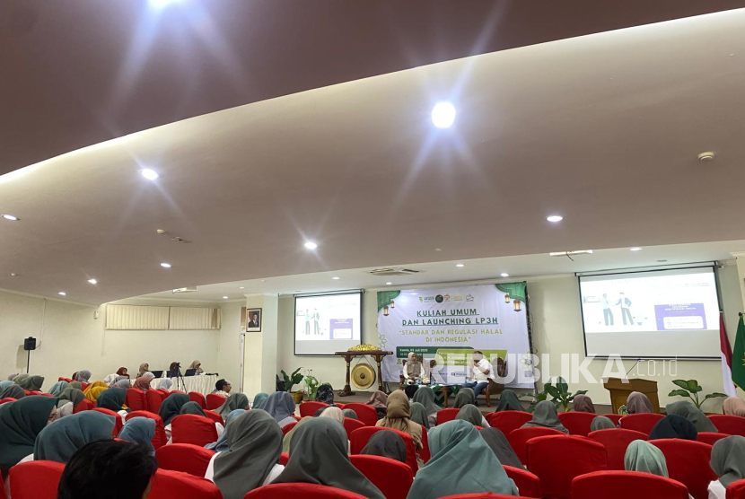 Universitas Aisyiyah (Unisa) Yogyakarta meluncurkan Lembaga Pendamping Proses Produk Halal (LP3H) di Hall Baroroh Unisa Yogyakarta, Kamis (3/7/2025). 