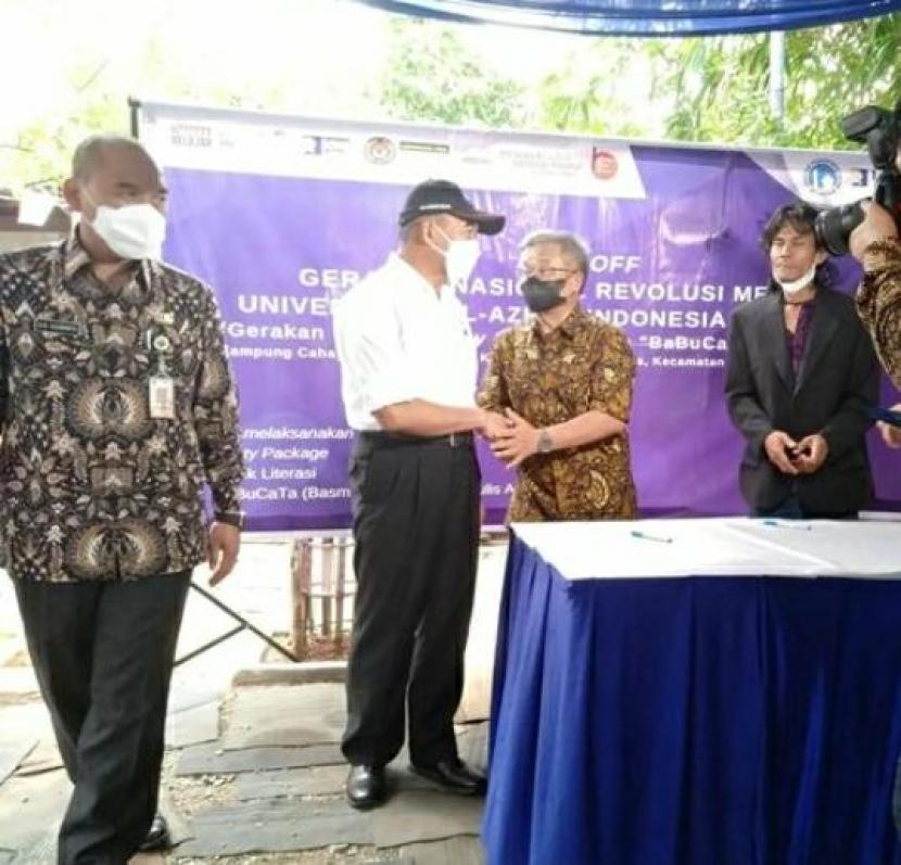 Universitas Al  Azhar Indonesia (UAI) melaksanakan kick off perdana  Gerakan Nasional Revolusi Mental (GNRM) UAI 2022  di  Saung Cahaya, Kampung Gasong, Jakarta Selatan, Kamis (4/8/2022). 