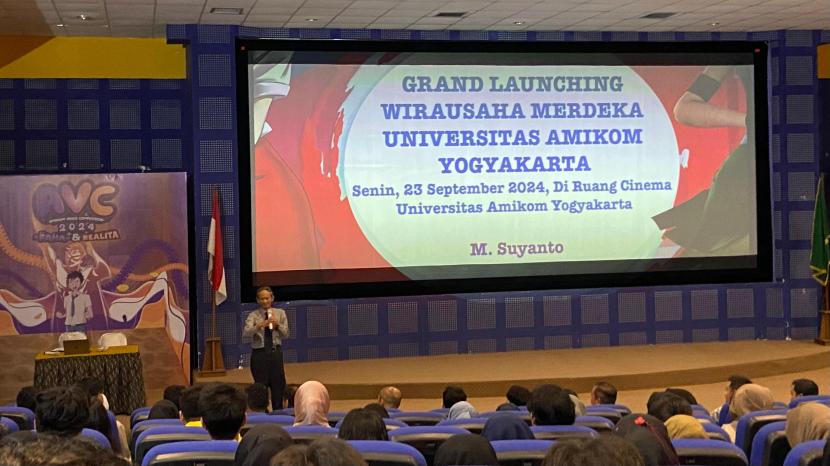 Universitas Amikom Yogyakarta menggelar grand launching program Wirausaha Merdeka yang dihadiri oleh berbagai mitra perguruan tinggi dan UMKM, Senin (23/9/2024). 