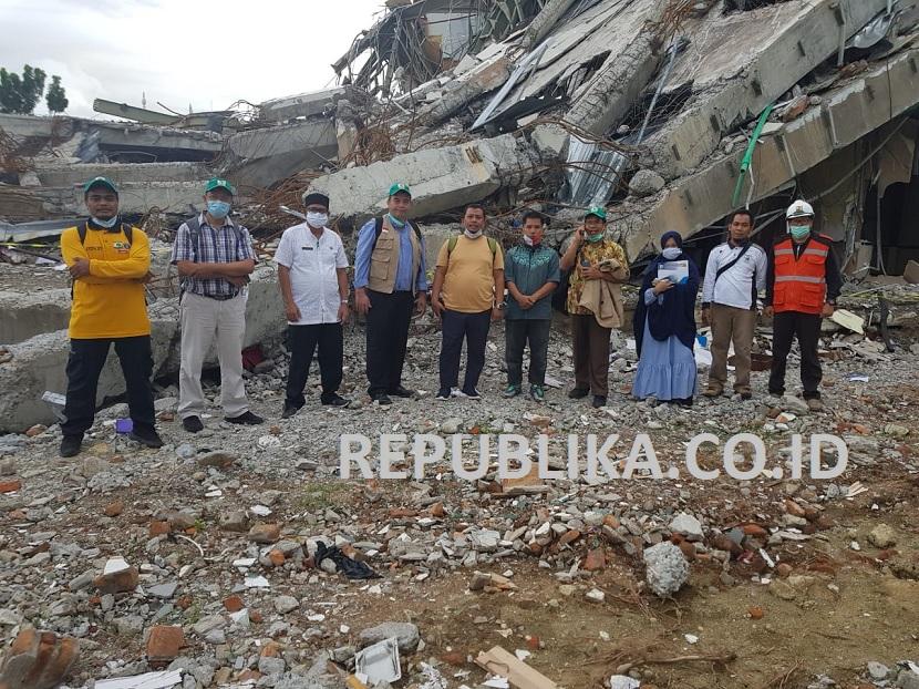 Universitas Andalas mengirim Tim Pusat Studi Bencana (PSB) Unand ke Mamuju, Sulawesi Barat untuk melakukan Studi Investigasi Dampak Bencana Gempa 2021 di Mamuju-Majene, Provinsi Sulawesi Barat