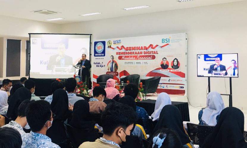 Universitas Bina Sarana Informatika (BSI) melaksanakan seminar kemerdekaan digital yang berlangsung secara hybrid pada Kamis (18/8/2022). 