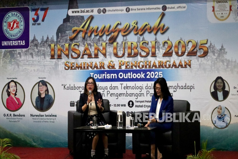 Seminar Tourism Outlook 2025 UBSI Kampus Yogyakarta menghadirkan Ketua Badan Promosi Pariwisata DIY Gusti Kanjeng Ratu Bendara dan Head of Creative & Innovation HeHa Group Nurwulan Isnielma.