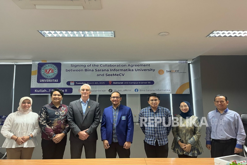 Penandatanganan Memorandum of Understanding (MoU) antara UBSI dan SeeMeCV yang berlangsung di Gedung Rektorat UBSI Kampus Kramat 98, Selasa (4/3/2025).