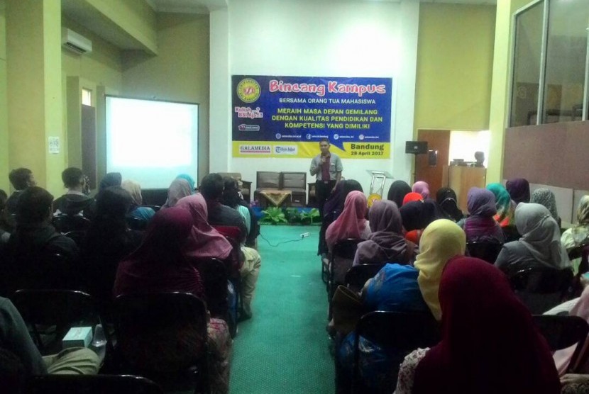 Universitas BSI Bandung menggelar bincang bersama orang tua mahasiswa baru.