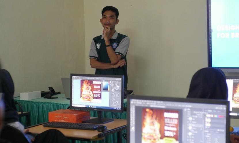 Universitas BSI (Bina Sarana Informatika) bekerja sama dengan Pusat Pelatihan dan Pengembangan Pendidikan (P4) Jakarta Barat menggelar kegiatan BSI Digination dengan Workshop Digital Kreatif bertajuk Explore Your Creativity.