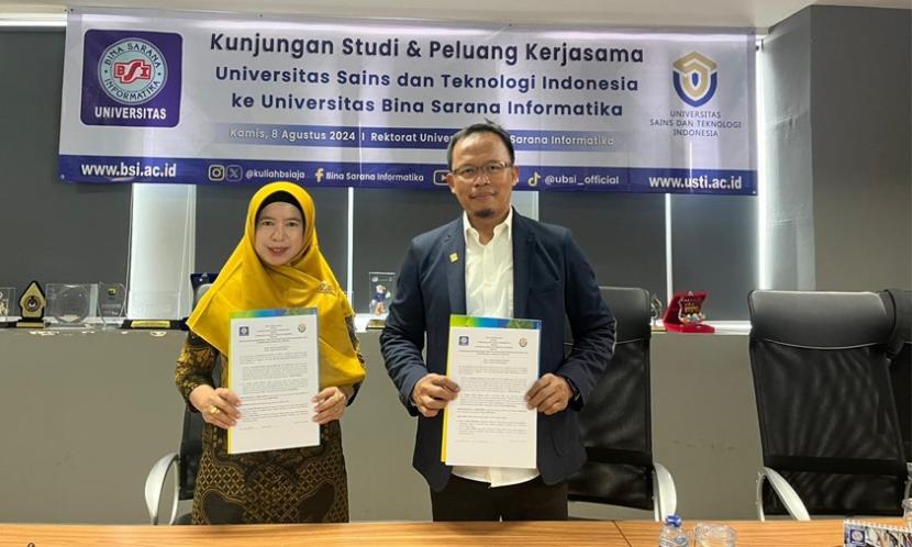 Universitas BSI (Bina Sarana Informatika) dan Universitas Sains dan Teknologi Indonesia (USTI) resmi menandatangani Nota Kesepahaman (MoU) untuk mengoptimalkan penyelenggaraan pendidikan, penelitian, pengabdian kepada masyarakat, serta pengembangan sumber daya institusi.