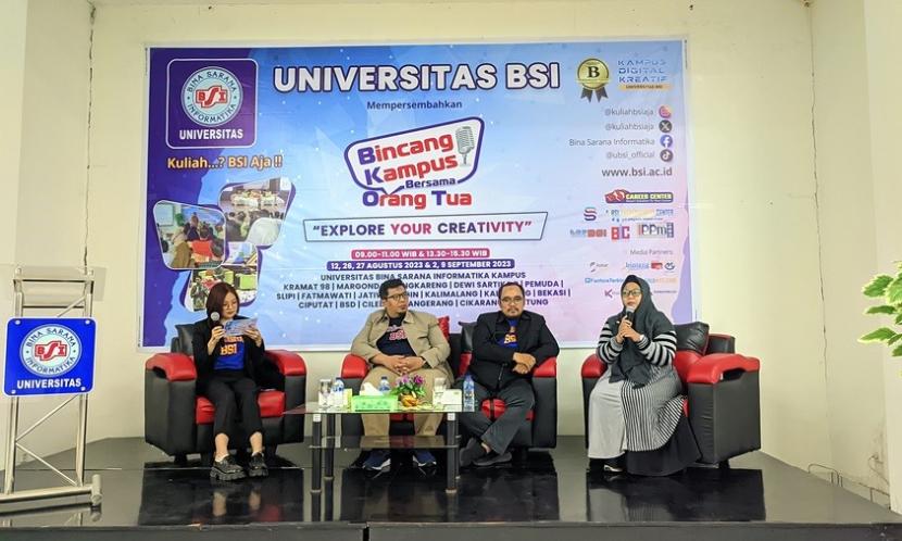 Universitas BSI (Bina Sarana Informatika) kampus Bekasi kembali menggelar acara Bincang Kampus Bersama Orang Tua (BKOT) di Aula Universitas BSI kampus Bekasi, Kota Bekasi, Jawa Barat.