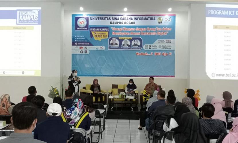 Universitas BSI (Bina Sarana Informatika) kampus Bogor, telah mengadakan Bincang Kampus dengan Orang Tua (BKOT) yang bertajuk ‘Sinergi Kampus dengan Orang Tua dalam Menciptakan Alumni Bertalenta Digital’ .