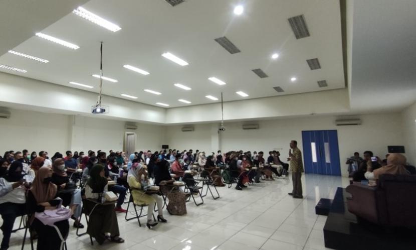 Universitas BSI (Bina Sarana Informatika) kampus Cibitung menggelar acara Bincang Kampus Bersama Orang Tua (BKOT).