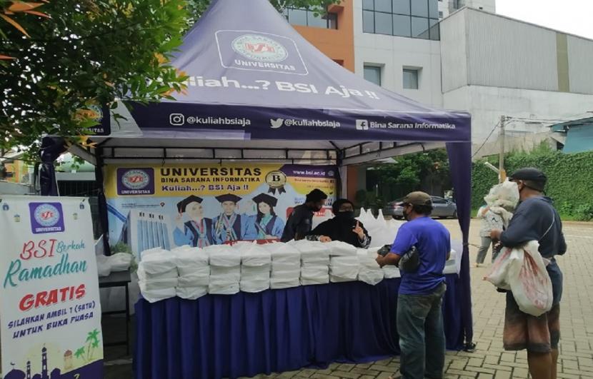 Universitas BSI (Bina Sarana Informatika) kampus Ciputat, memberikan keberkahan lagi di bulan suci Ramadhan 1443 H tahun ini.