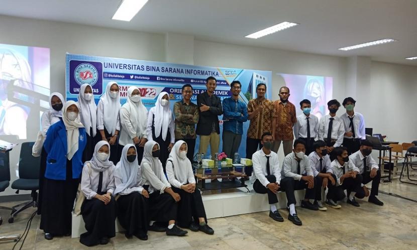 Universitas BSI (Bina Sarana Informatika) kampus Ciputat, sukses mengadakan acara penyambutan mahasiswa baru (maba) lewat kegiatan Orientasi Akademik (Ormik). 