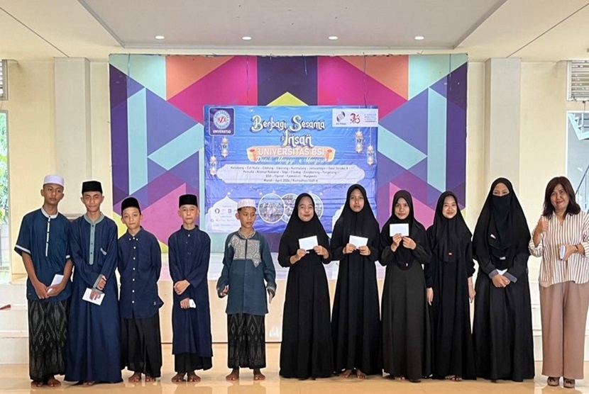Universitas BSI (Bina Sarana Informatika) kampus Kaliabang menggelar acara santunan untuk anak yatim dari Yayasan Al Mabrur. Kegiatan ini berlangsung di aula Universitas BSI kampus Kaliabang, Kamis (4/4/2024) lalu.