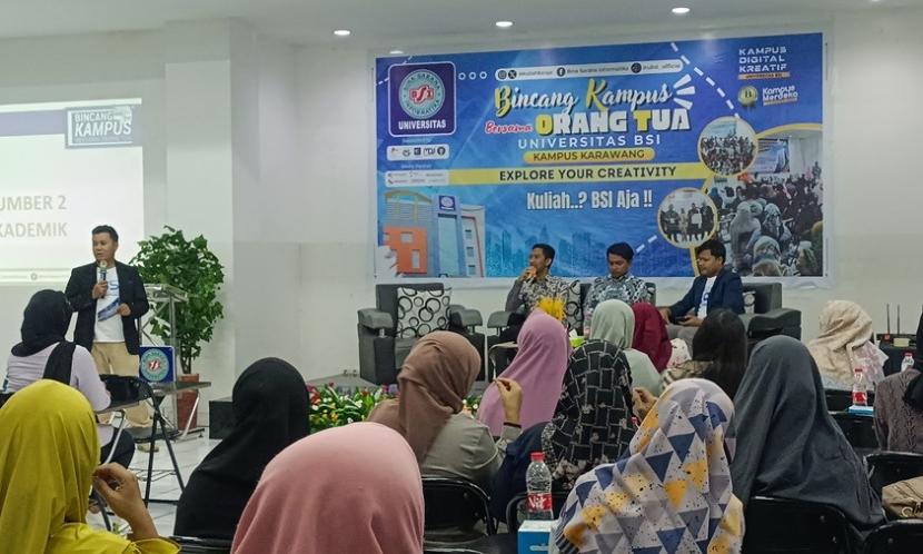 Universitas BSI (Bina Sarana Informatika) Kampus Karawang melaksanakan acara Bincang Kampus Orang Tua (BKOT).