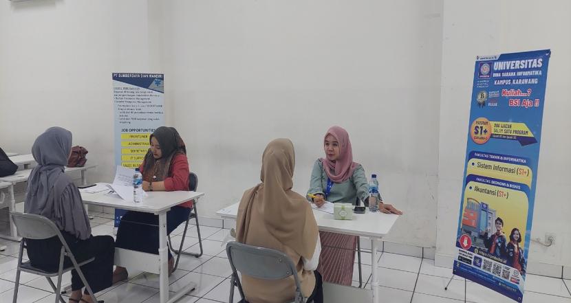 Universitas BSI (Bina Sarana Informatika) Kampus Karawang sukses menyelenggarakan kegiatan Campus Recruitment pada Rabu, 28 Agustus 2024.