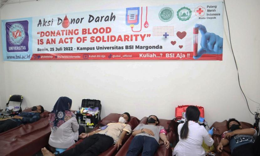 Universitas BSI (Bina Sarana Informatika) kampus Margonda kembali akan melaksanakan aksi donor darah kembali. Bertempat di Jalan Margonda Raya No 8, Pondok Cina, Depok, aksi donor darah akan dilaksanakan pada Sabtu, 15 Oktober 2022, pukul 09.00-11.30 Wib, mendatang. 