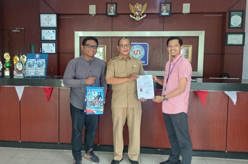 Universitas BSI (Bina Sarana Informatika) kampus Pontianak dengan bangga mengumumkan bahwa institusi ini telah resmi terdaftar sebagai Bursa Kerja Khusus (BKK) di Dinas Tenaga Kerja Pontianak. 