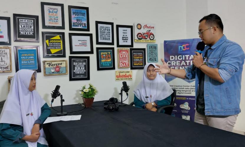 Universitas BSI (Bina Sarana Informatika) kampus Sukabumi, berkolaborasi bersama Digital Creative Center (DCC) atau Lab Alfa-1, menggelar kegiatan BSI Digination. 