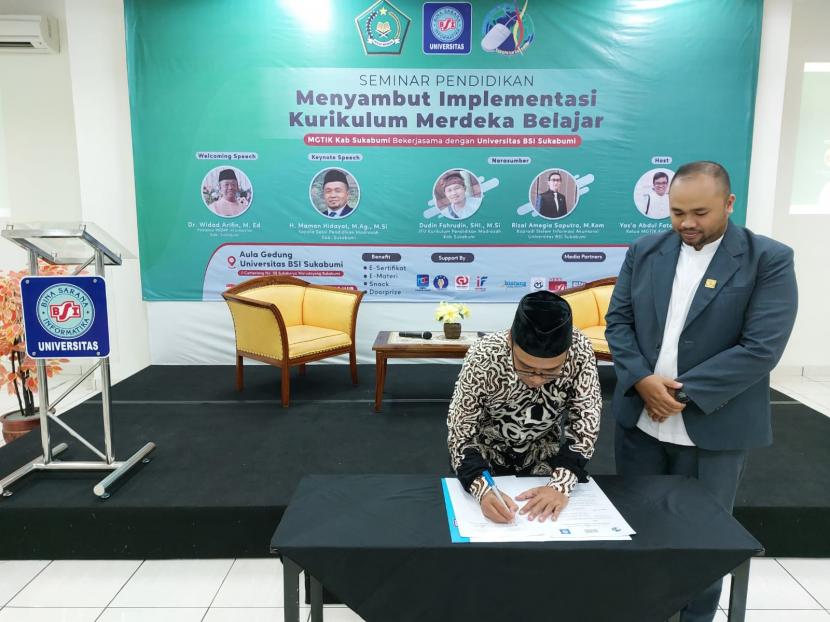 Universitas BSI (Bina Sarana Informatika) kampus Sukabumi, melakukan penandatanganan MoU dengan Musyawarah Guru TIK (MGTIK) Madrasah Kabupaten Sukabumi. 
