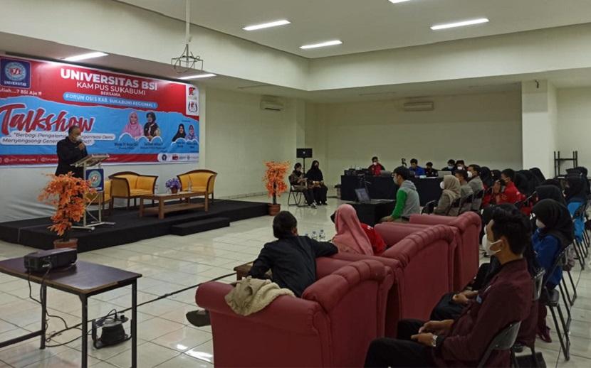 Universitas BSI (Bina Sarana Informatika) kampus Sukabumi sukses mendukung kegiatan talkshow bersama Forum Osis Kabupaten Sukabumi (Foksi) Regional 1.