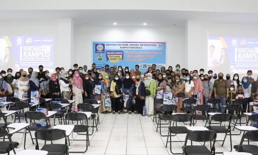 Universitas BSI (Bina Sarana Informatika) kampus Tangerang, sukses menggelar kegiatan Bincang Kampus Bersama Orang Tua (BKOT), yang digelar di Universitas BSI kampus Tangerang, jalan Gatot Subroto No.8, Cimone, Kecamatan Karawaci, Kota Tangerang, pada Sabtu (25/6). 