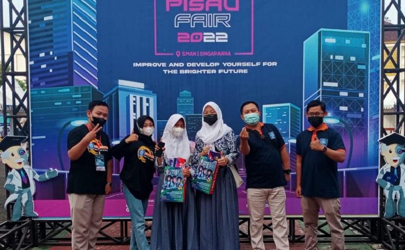 Universitas BSI (Bina Sarana Informatika) kampus Tasikmalaya ikut meriahkan pagelaran acara PISAU FAIR 2022. PISAU Fair merupakan kegiatan edu fair yang diselenggarakan oleh SMA Negeri 1 Singaparna.