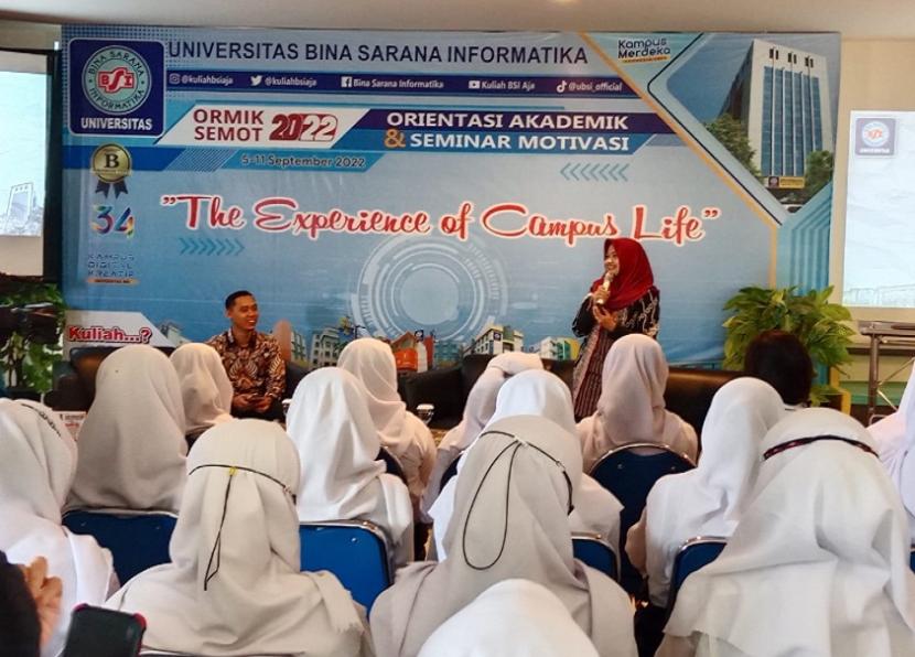 Universitas BSI (Bina Sarana Informatika) kampus Yogyakarta gelar Orientasi Akademik (Ormik). Acara ormik ini bertempat di Wisma BSI Yogyakarta, acara dilaksanakan pada Rabu (7/9/2022) silam.