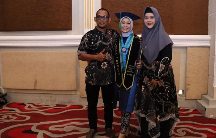 Universitas BSI (Bina Sarana Informatika) kampus Yogyakarta sebagai Kampus Digital Kreatif, menggelar prosesi wisuda di The Rich Jogja Hotel, Yogyakarta, pada Kamis (15/12).