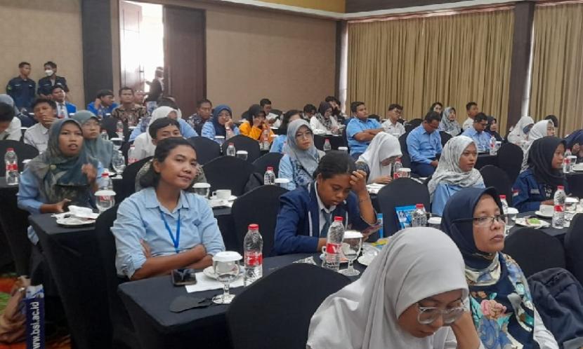 Universitas BSI (Bina Sarana Informatika) kampus Yogyakarta sukses menyelenggarakan Seminar Pemuda Digital dengan tema Peluang dan Tantangan Artificial Intelligence (AI) di Era Disruptif Bagi Dunia Pendidikan.