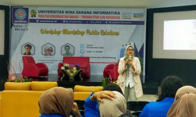 Universitas BSI (Bina Sarana Informatika) melalui prodi Ilmu Komunikasi mengadakan seminar taktis di aula Universitas BSI kampus Kalimalang, Jumat (2/12/2022).