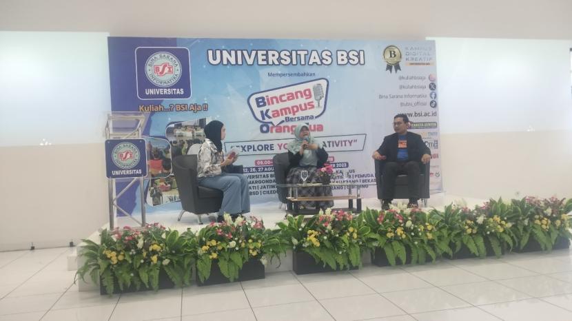 Universitas BSI (Bina Sarana Informatika) mengundang para orang tua calon mahasiswa baru untuk menghadiri acara Bincang Kampus bersama Orang Tua (BKOT) yang akan diselenggarakan pada Sabtu, 22 Juni 2024 di Gedung Rektorat Kampus Kramat, Jakarta Pusat.