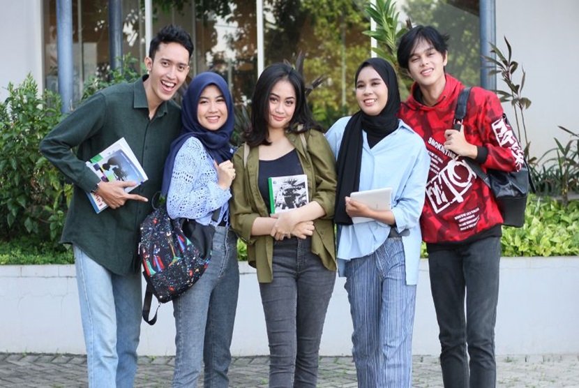 Universitas BSI (Bina Sarana Informatika) sebagai Kampus Digital Kreatif bisa menjadi pilihan yang tepat. Kampus swasta terbaik di Indonesia ini, menyediakan Jurusan atau Prodi Manajemen (S1), dengan kurikulum yang uptodate.