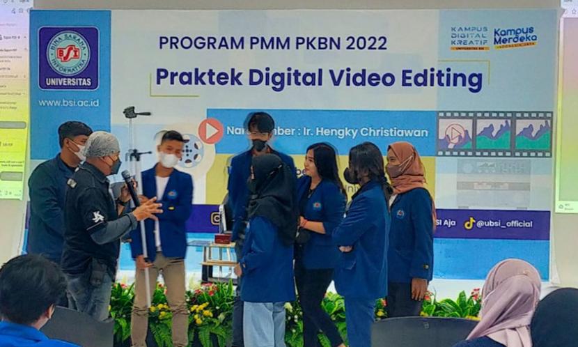 Universitas BSI (Bina Sarana Informatika) sukses bekali ilmu video editing kepada mahasiswa-mahasiswi yang mengikuti program PMM PKBN 2022.