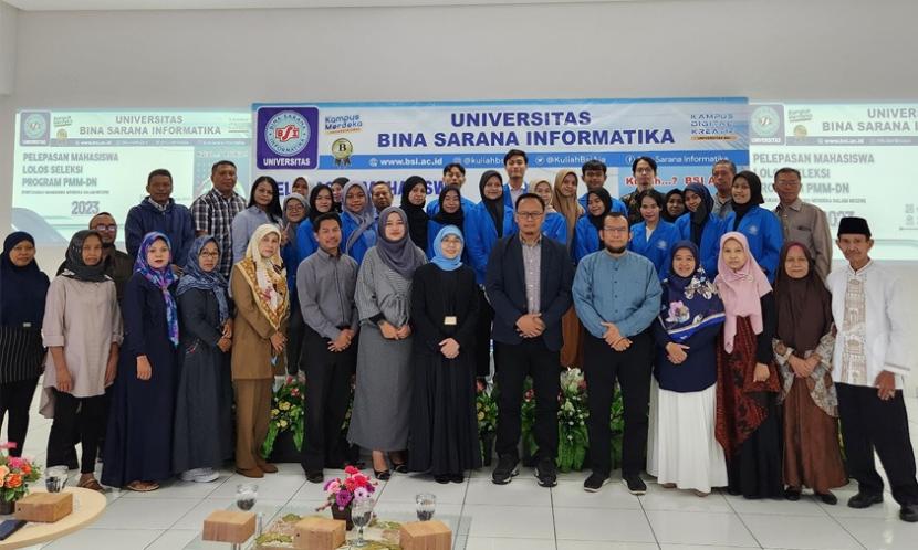  Universitas BSI (Bina Sarana Informatika) sukses menggelar acara pelepasan mahasiswa Universitas BSI yang lolos dalam Program Pertukaran Mahasiswa Merdeka-Dalam Negeri (PMM-DN) Batch III Tahun 2023.
