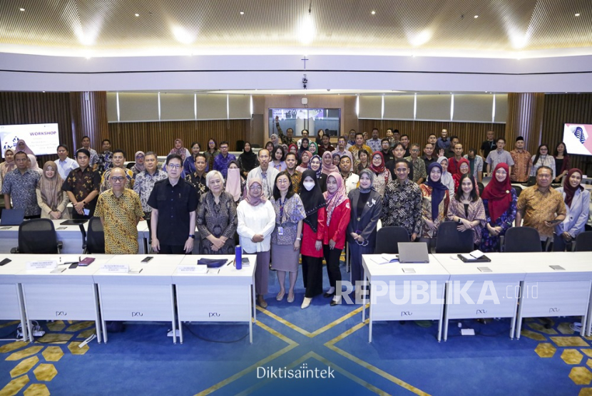 Universitas BSI (Bina Sarana Informatika) turut berpartisipasi dalam Workshop Inisiasi Kerja Sama Pendidikan Bergelar Batch IV Tahun 2024 yang diselenggarakan oleh Direktorat Pembelajaran dan Kemahasiswaan (Belmawa), Direktorat Jenderal Pendidikan Tinggi, Riset, dan Teknologi (Ditjen Diktiristek), bekerja sama dengan Universitas Kristen Petra. 