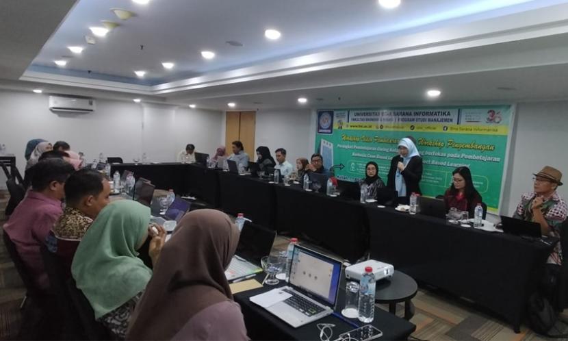 Program Studi Manajemen Universitas BSI (Bina Sarana Informatika) mengadakan Workshop Pengembangan Perangkat Pembelajaran Daring Kolaboratif.