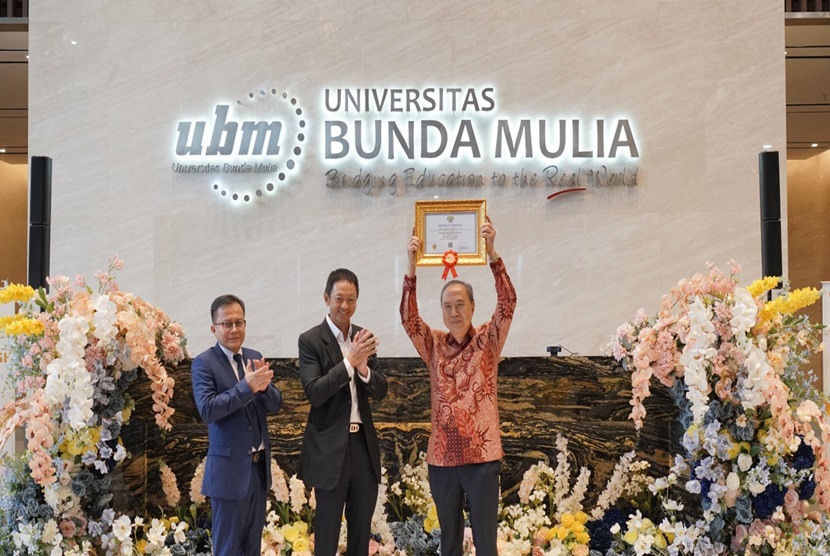 Universitas Bunda Mulia (UBM) meraih akreditasi unggul. Capaian ini membuat UBM menjadi salah satu dari sedikit perguruan tinggi swasta (PTS) yang memiliki akreditasi unggul.