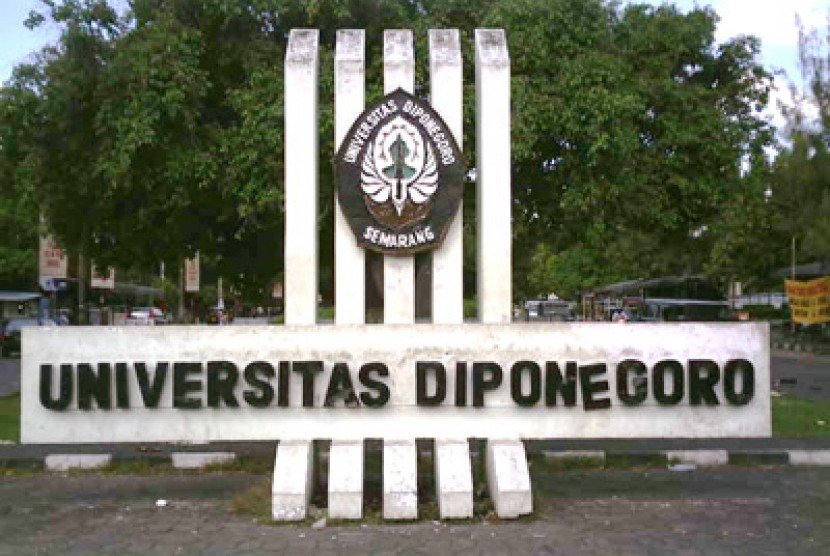 Universitas Diponegoro (Undip). Undip Gelar Wisuda Secara Luring Perdana Selama Pandemi