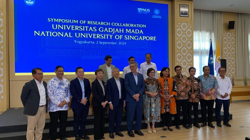 Universitas Gadjah Mada (UGM) dan Universitas Nasional Singapura (NUS) telah memulai kolaborasi penelitian dan akademis yang inovatif yang akan mendorong kemajuan ilmu pengetahuan, penelitian, inovasi, dan teknologi. Selain itu, kedua universitas sepakat menyukseskan proyek Ibu Kota Nusantara (IKN) di Kalimantan Timur, kedua universitas siap berkolaborasi mengusung penelitian terkait pembangunan kota berkelanjutan. 