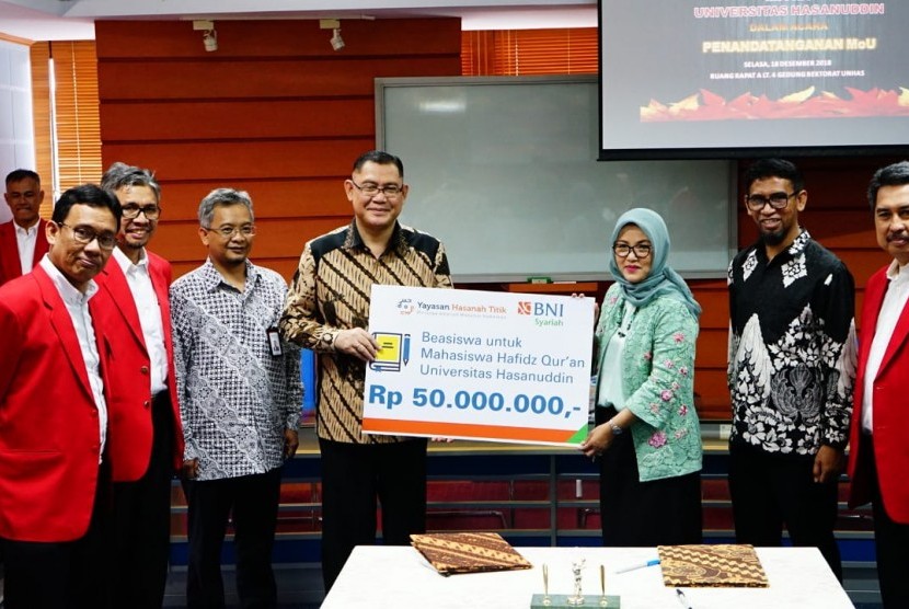 Universitas Hasanuddin (Unhas) menandatangani kerja sama dengan PT Bank Negara Indonesia Syariah dan PT Pelabuhan Indonesia (Pelindo), Selasa (18/12).