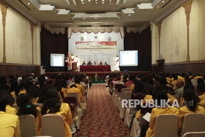 Universitas Hindu Indonesia (UNHI) menggelar Seminar Nasional yang bertema Membangun Wawasan Kebangsaan Dalam Menanggulangi Radikalisme