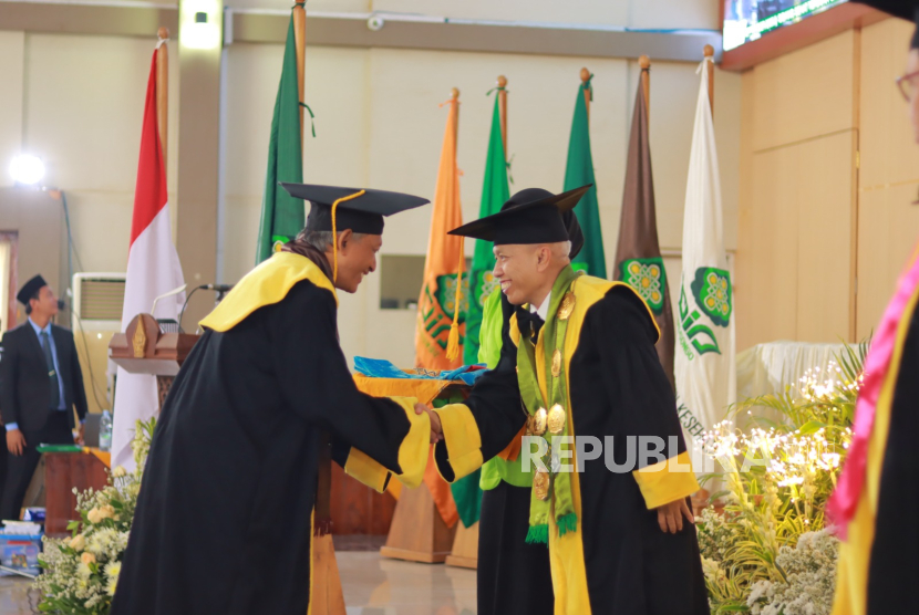 UIN Walisongo Semarang Kukuhkan Lima Guru Besar Baru
